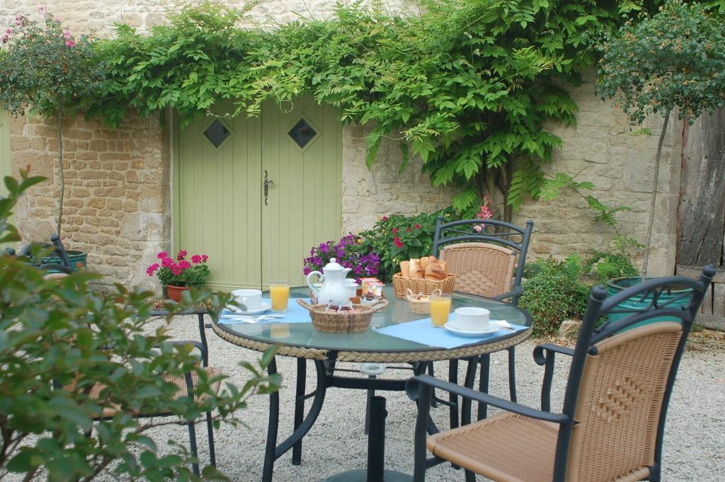 Hotel Du Donjon Aulnay  Εξωτερικό φωτογραφία