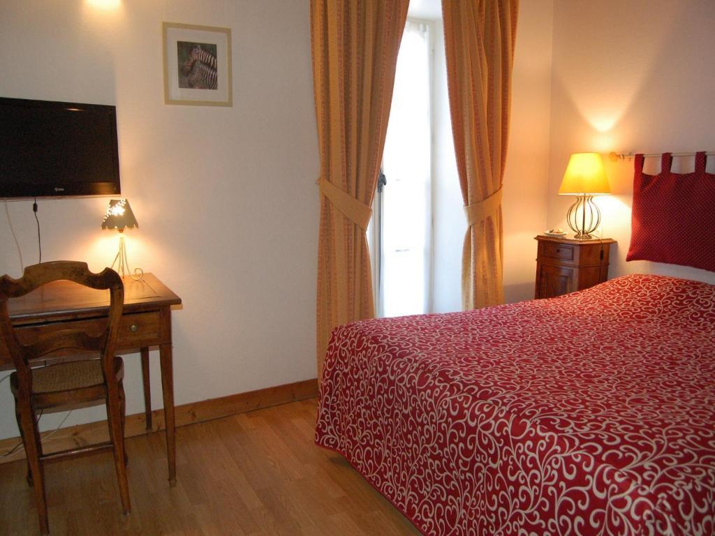 Hotel Du Donjon Aulnay  Δωμάτιο φωτογραφία