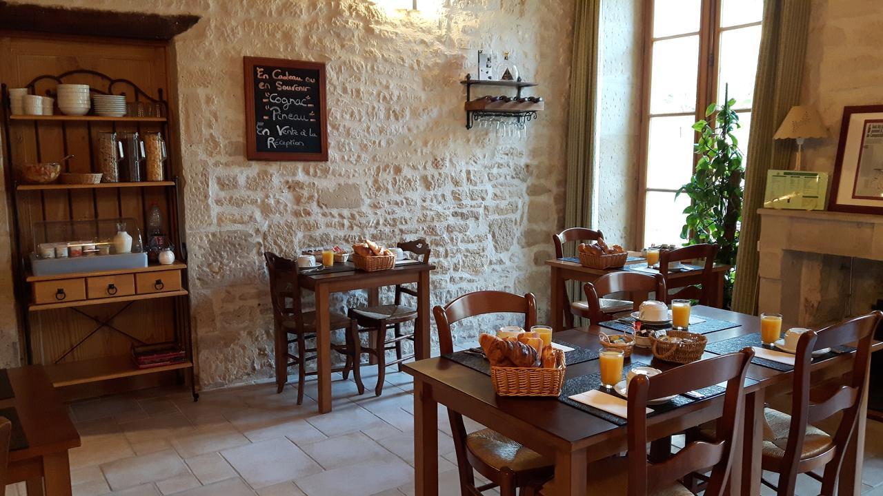 Hotel Du Donjon Aulnay  Εξωτερικό φωτογραφία